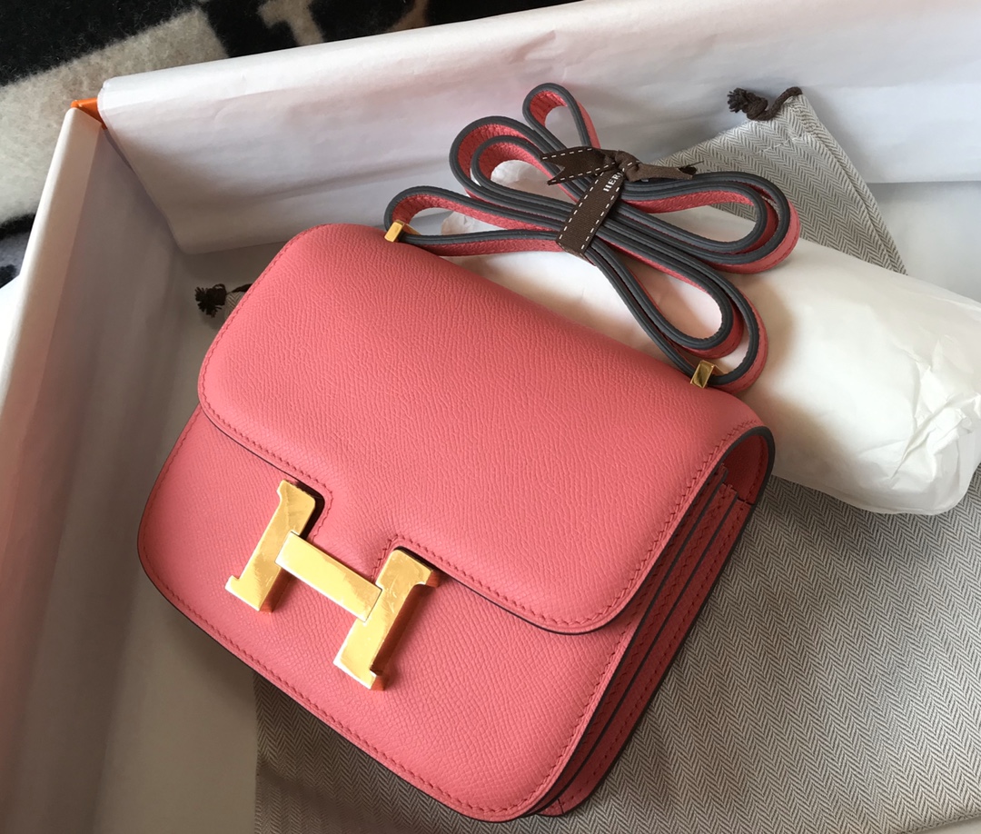 エルメス コンスタンス リップスティックピンク 掌革調レザー 金具ゴールド 19cm/23cm