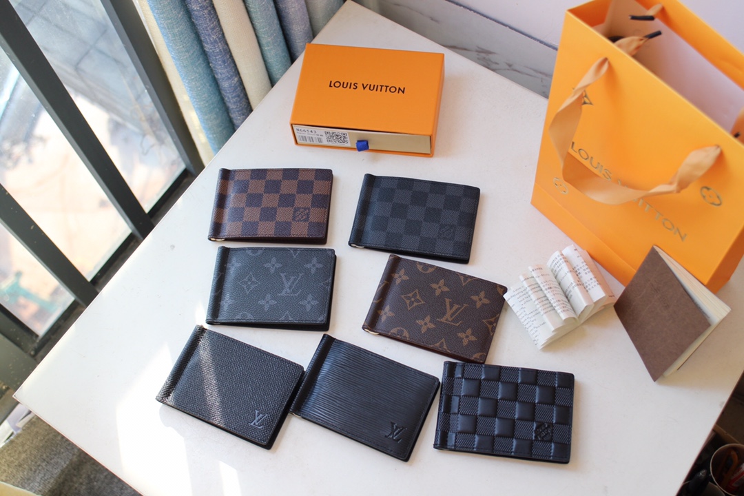LV モノグラムシリーズ　ドル建て回転式カードホルダー