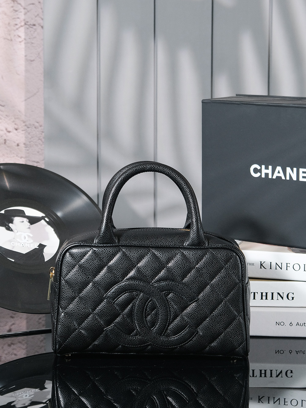 ジェニー同款！ヴィンテージ美式学院風｜チェーン＆ダイヤモンドダイヤルのCHANEL中古保齢球バッグ発売