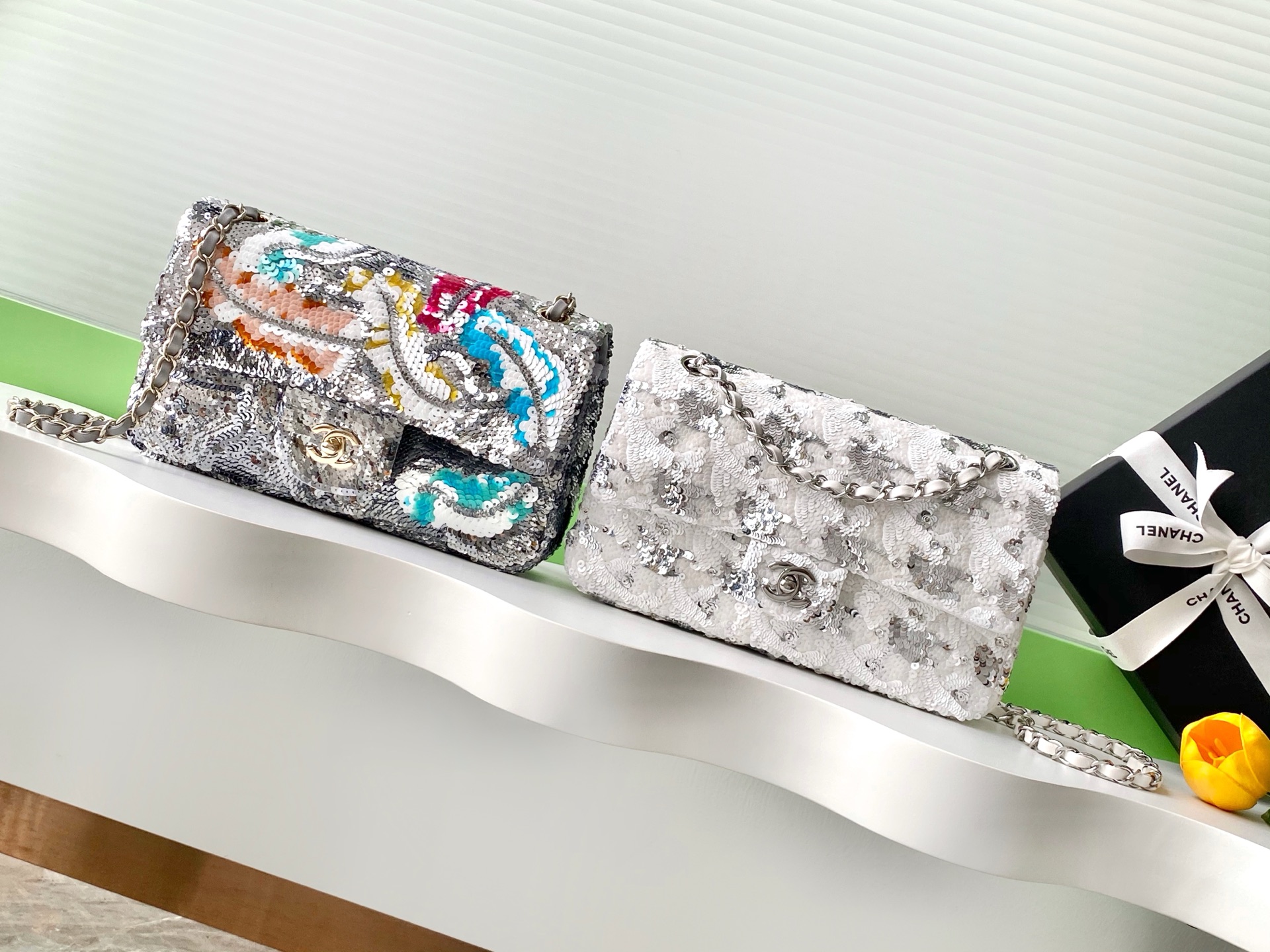 シャネル AS1112 コレクション メタリックシルバー×スパンコールCFデザイン