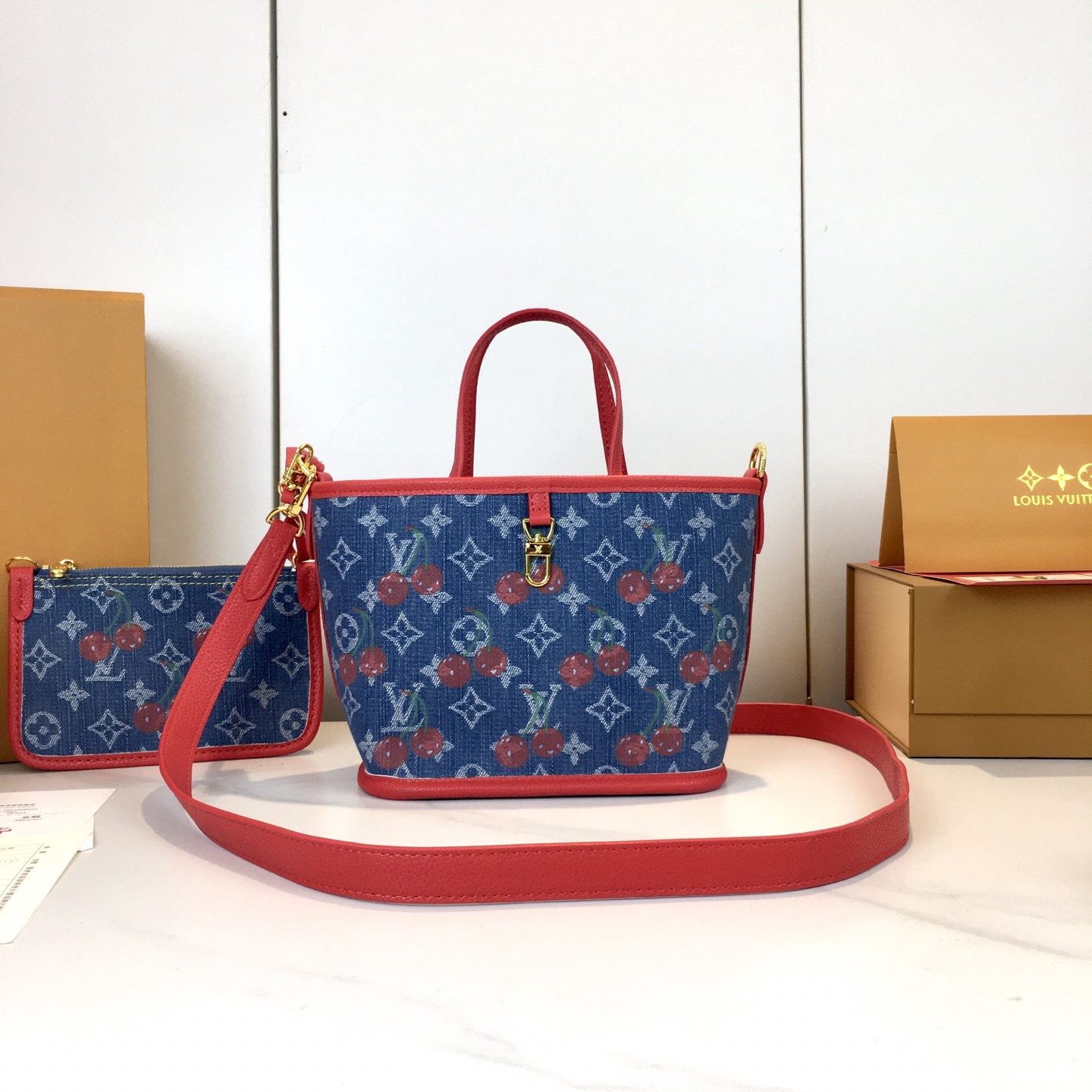 「ルイ・ヴィトン × 村上隆 NEVERFULL INSIDE OUT BB ハンドバッグ｜モノグラムデニム×カットアウトデザイン