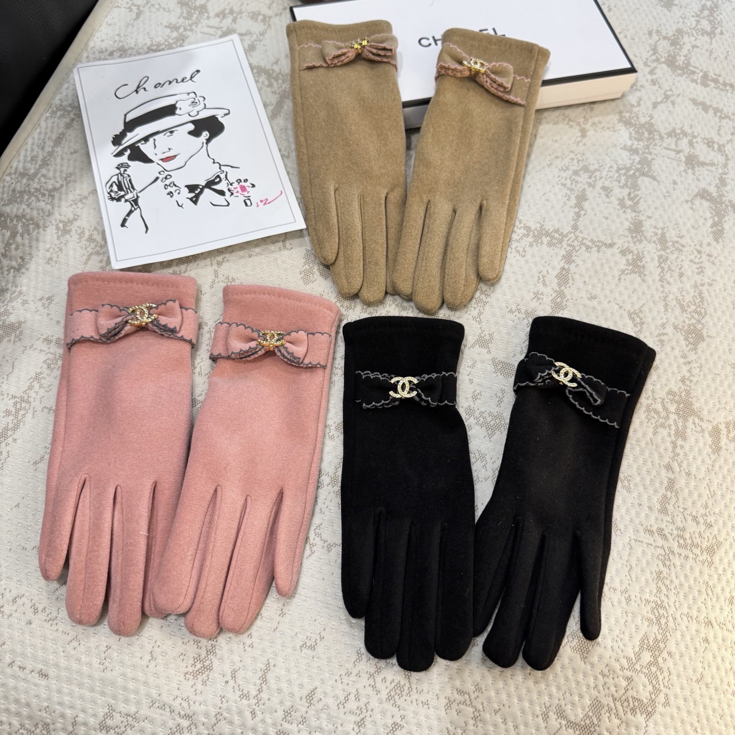Chanelー公式同期ウール手袋 【高級羊革×ふわふわ裏地】冬のラグジュアリーに最適な