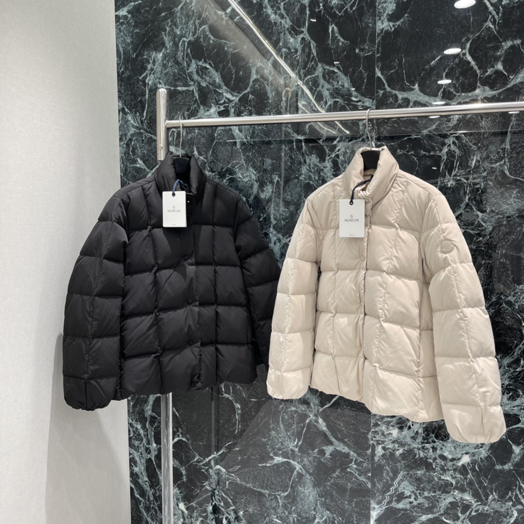 モンクレール 25早秋新作 立ち襟ダウンジャケット​​ ​​【ダイヤモンド模様×ブランドロゴで高級感あるスタイリッシュデザイン】