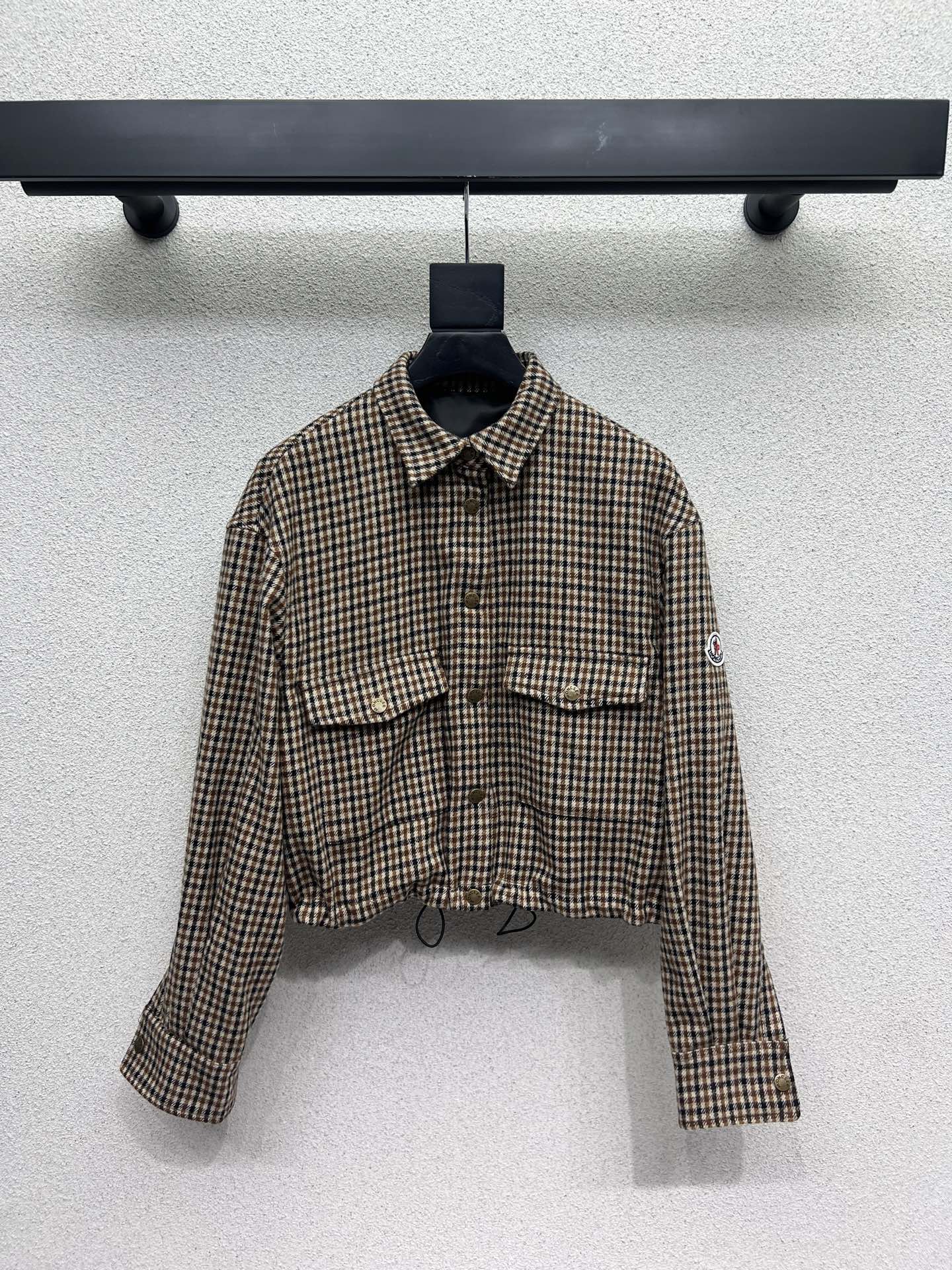 モンクレール【高級感ある】羊毛呢チェック柄コート｜柔らかくスリムな定番アイテム