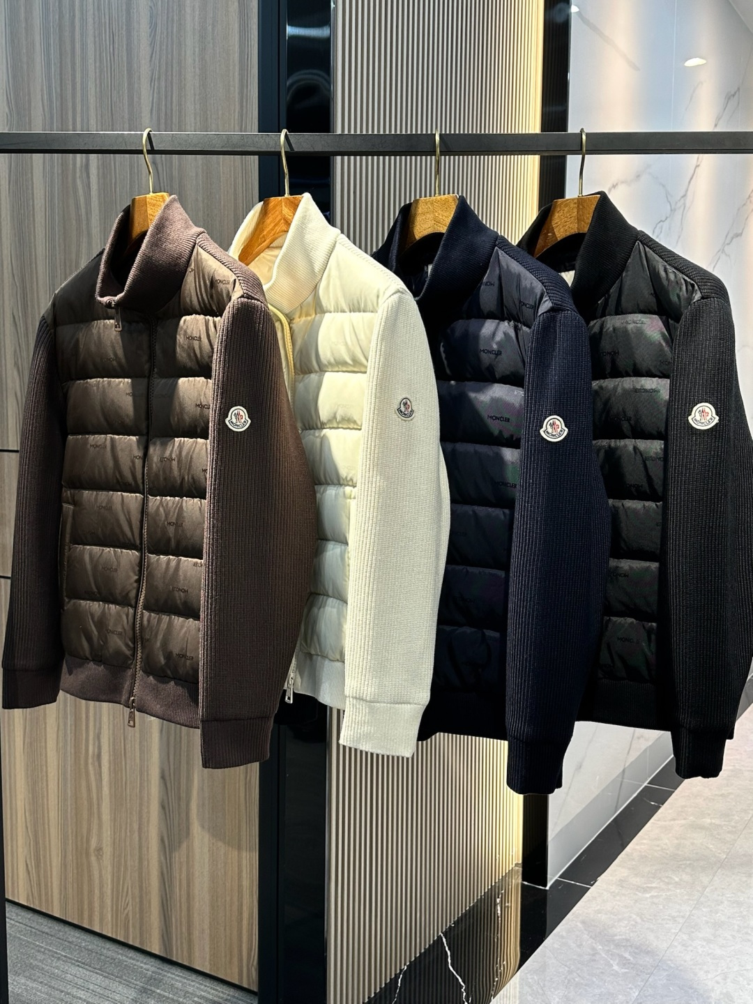 モンクレール 2025年秋冬新作「ウールライナー付きジッパーオーバーシャツ」｜極寒対応・高級感あるジェントルマンの冬の必需品