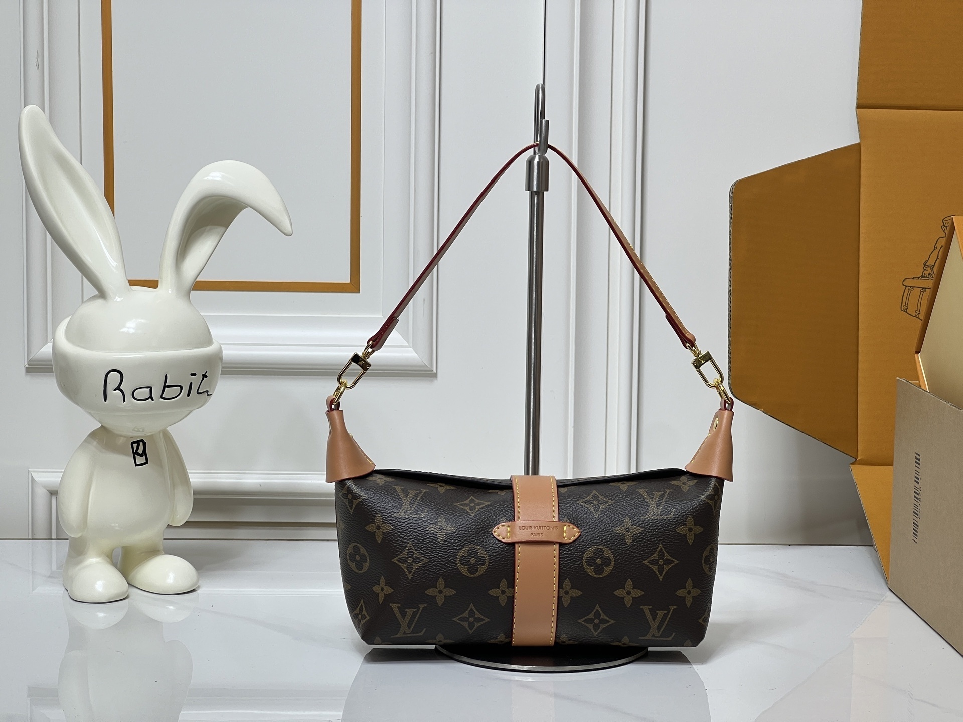 ルイ・ヴィトン ポシェット ミア​​ （Louis Vuitton Pochette Mia） ​​モノグラムシリーズ