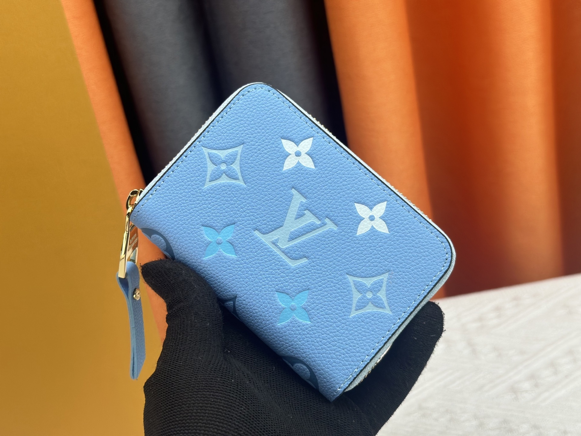 LV グラデーション モノグラムアンプレット ジッパーコインケース GI7890 （2021年サマー『By The Pool』限定コレクション / グラデーションカラーモノグラムエンボス / 全ジッパー保護仕様）