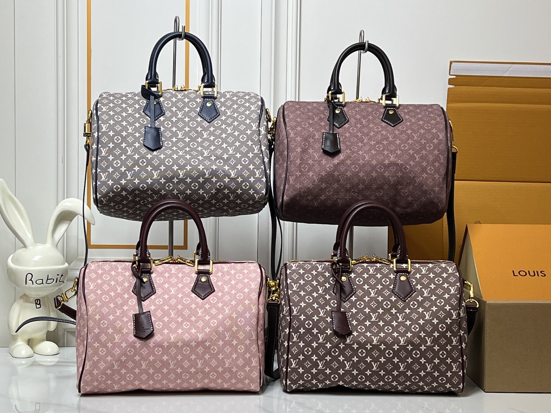 LV スピーディー バンドリエール30 ハンドバッグ （新作刺繍入りデニムブルー / モノグラムジャカードデニム×カーフスキン縁取り / 経年変化に強い繊細織柄の閑雅バッグ）