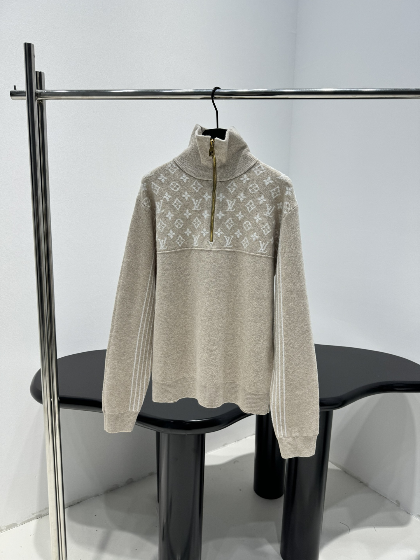 ルイ・ヴィトン(Louis Vuitton) 25年新作 ウール半ジッパーセーター