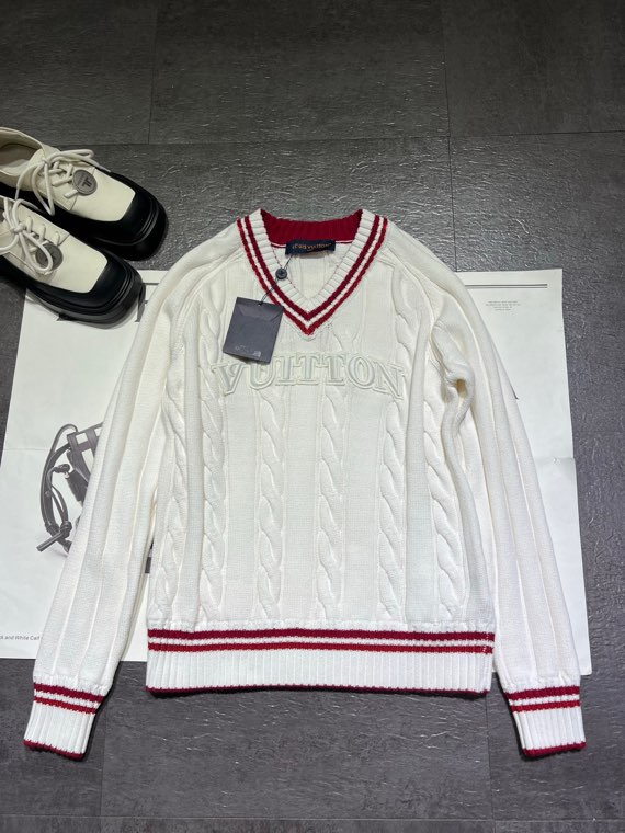 【ルイ・ヴィトン】2026年モデル 男女兼用 Vネック学園風ストライプニット長袖プルオーバー