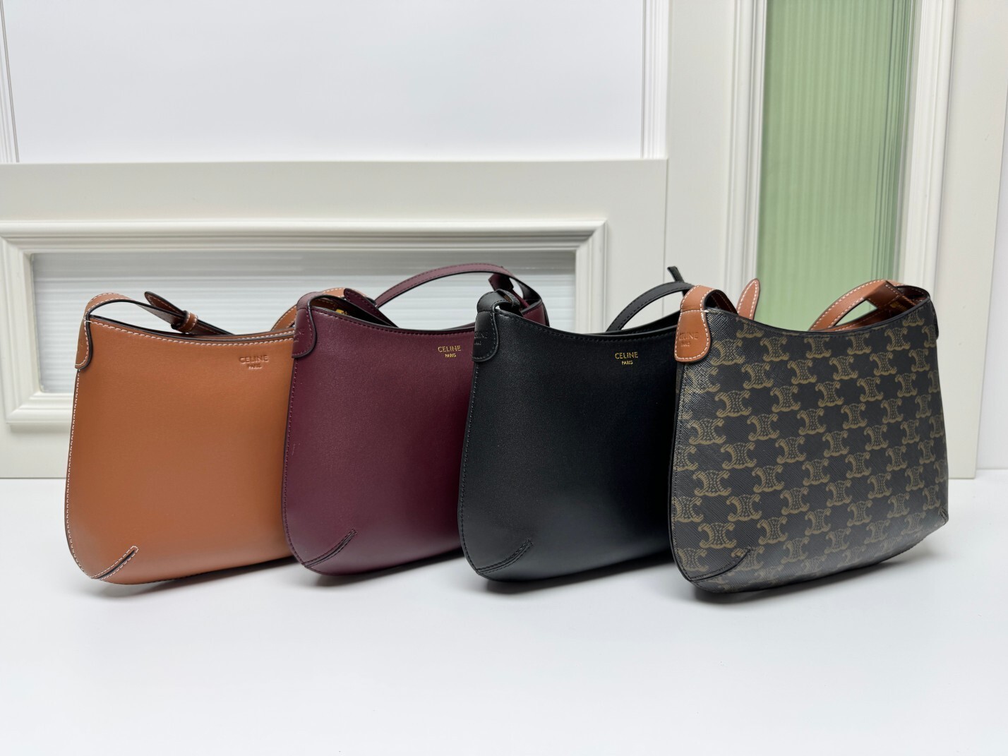 セリーヌ Alice アンダーアームバッグ｜Ce grands classiques シリーズ｜クラシックかごバッグデザイン｜レトロおしゃれの代替不可能な魅力｜腋下手袋の静寂美学