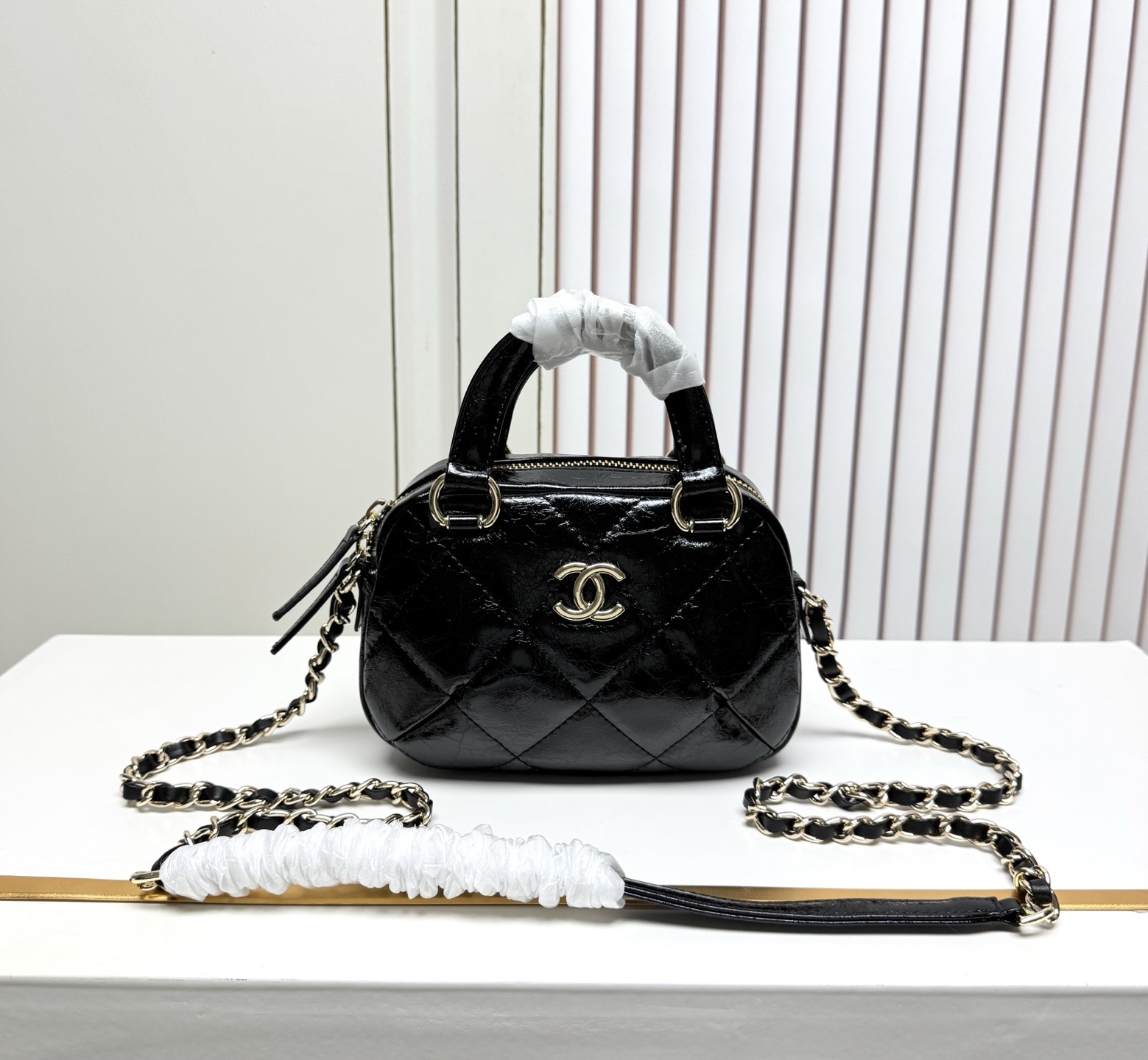 シャネル 25N ラッカーシェルバッグ｜両方向ファスナー×皮穿チェーン/二重ハンドル・18×13×7cm・多WAY背法・若見え効果・四季使える