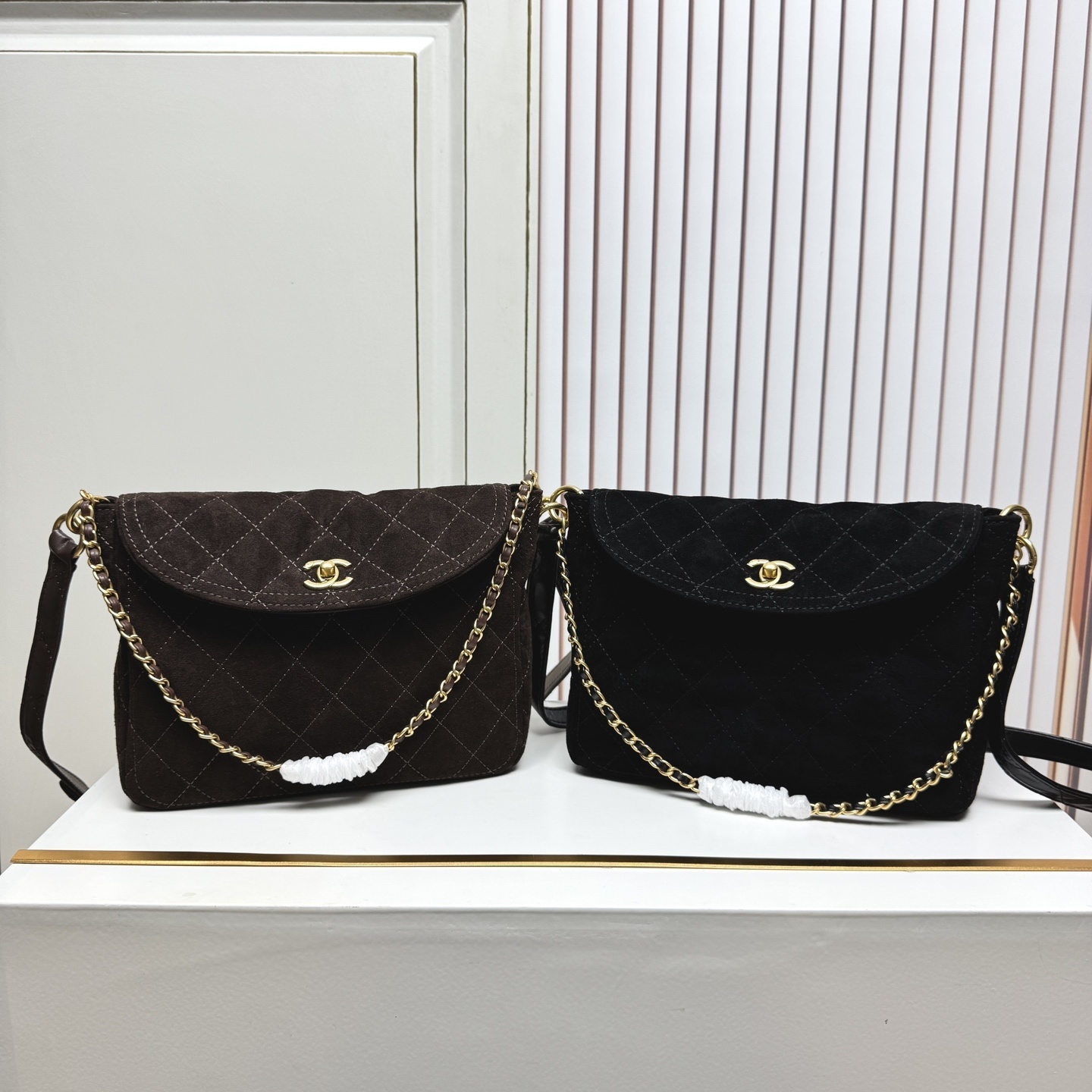 シャネル 26C スエードホッボーメッセンジャーバッグ｜レトロおしゃれ・多WAY背法・24×30×8cm・コート