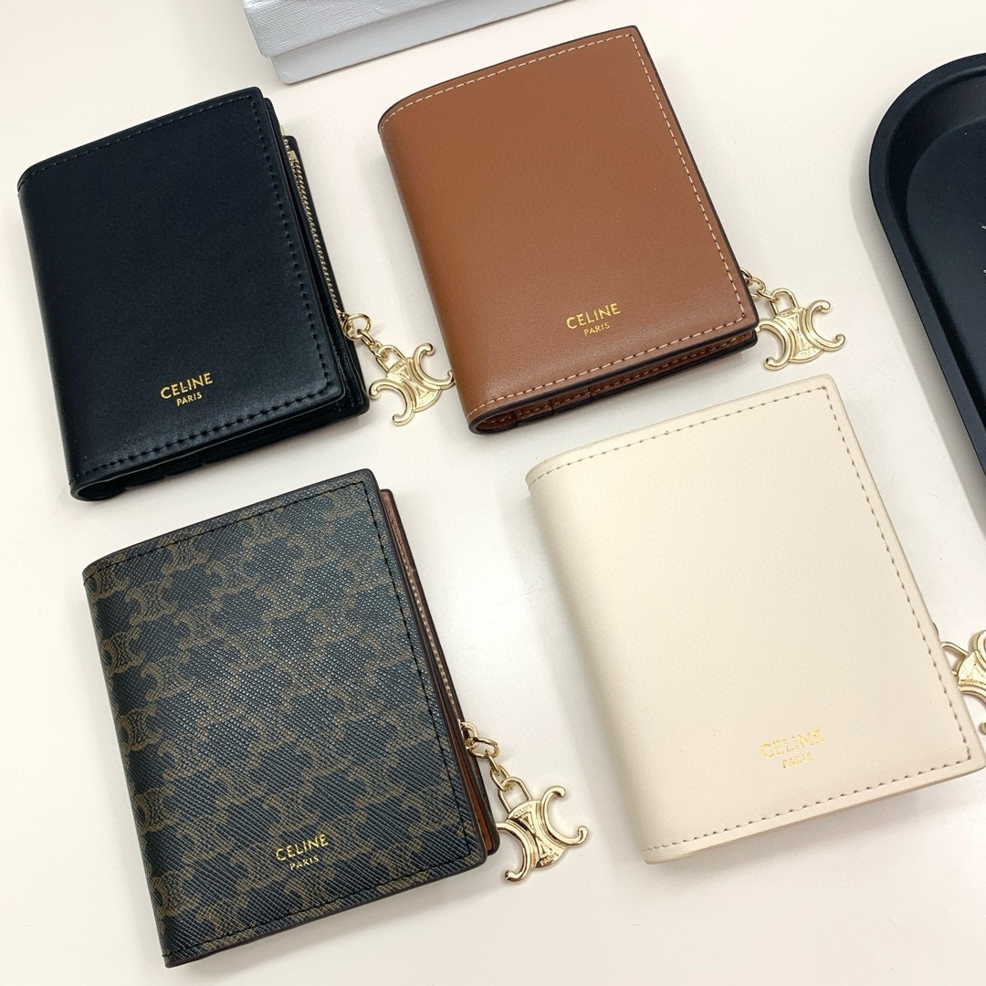 CELINE  トライアンフ コンパクト財布｜直営店最新作 光沢小牛皮 シンプルで洗練されたデザイン 全4色展開（黒・アプリコット・茶・老花柄