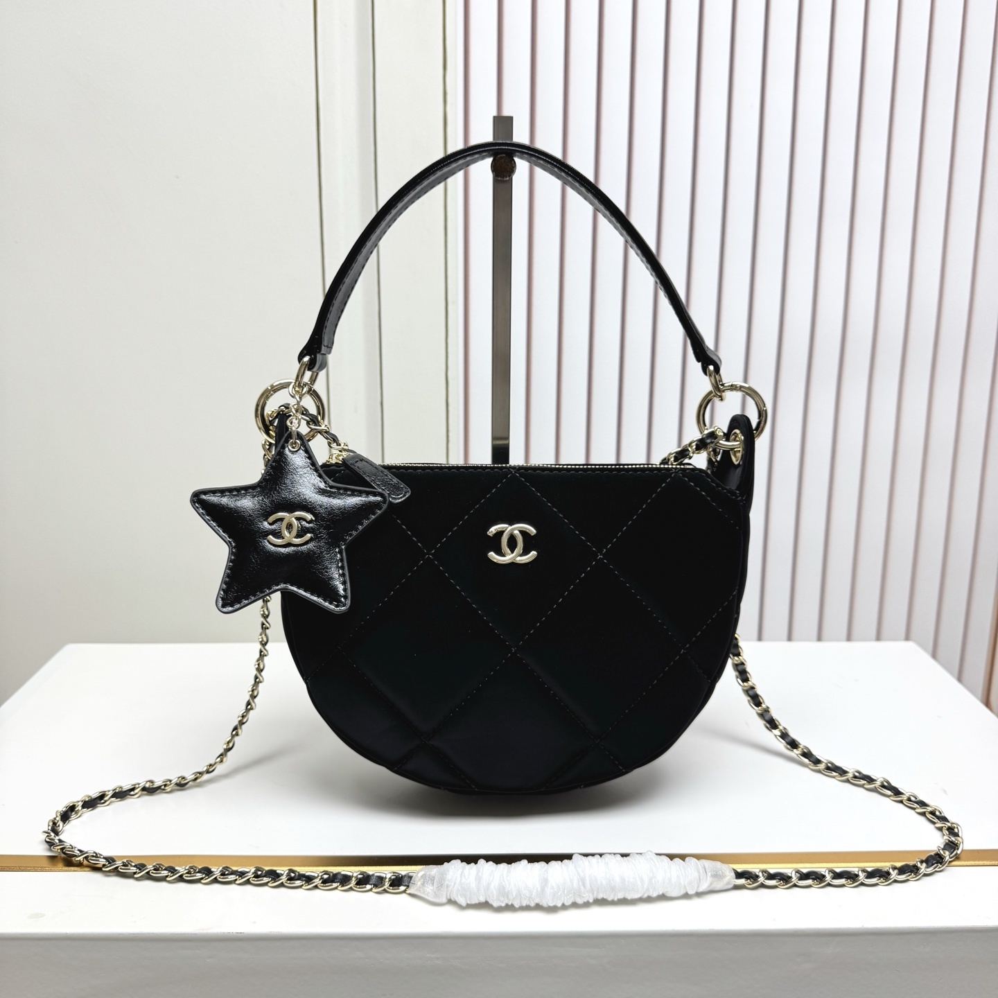 シャネル 25N ココネージュ スキー コレクション クレセントバッグ