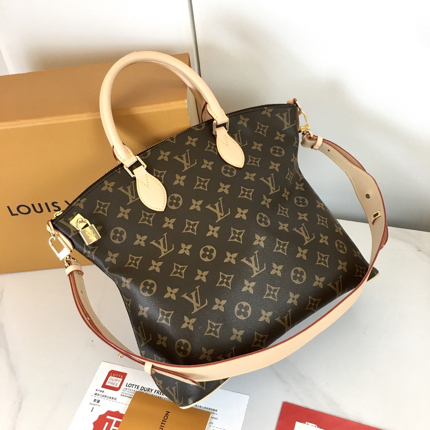 ルイ・ヴィトン Lockit BB：1960年代のモノグラムが蘇るマルチタスクバッグ