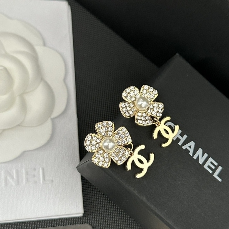 CHANEL 26S カメリア パール イヤリング | スワロフスキー ダブルC フルダイヤ | 結婚式 パーティー 高級 ブティッククオリティ