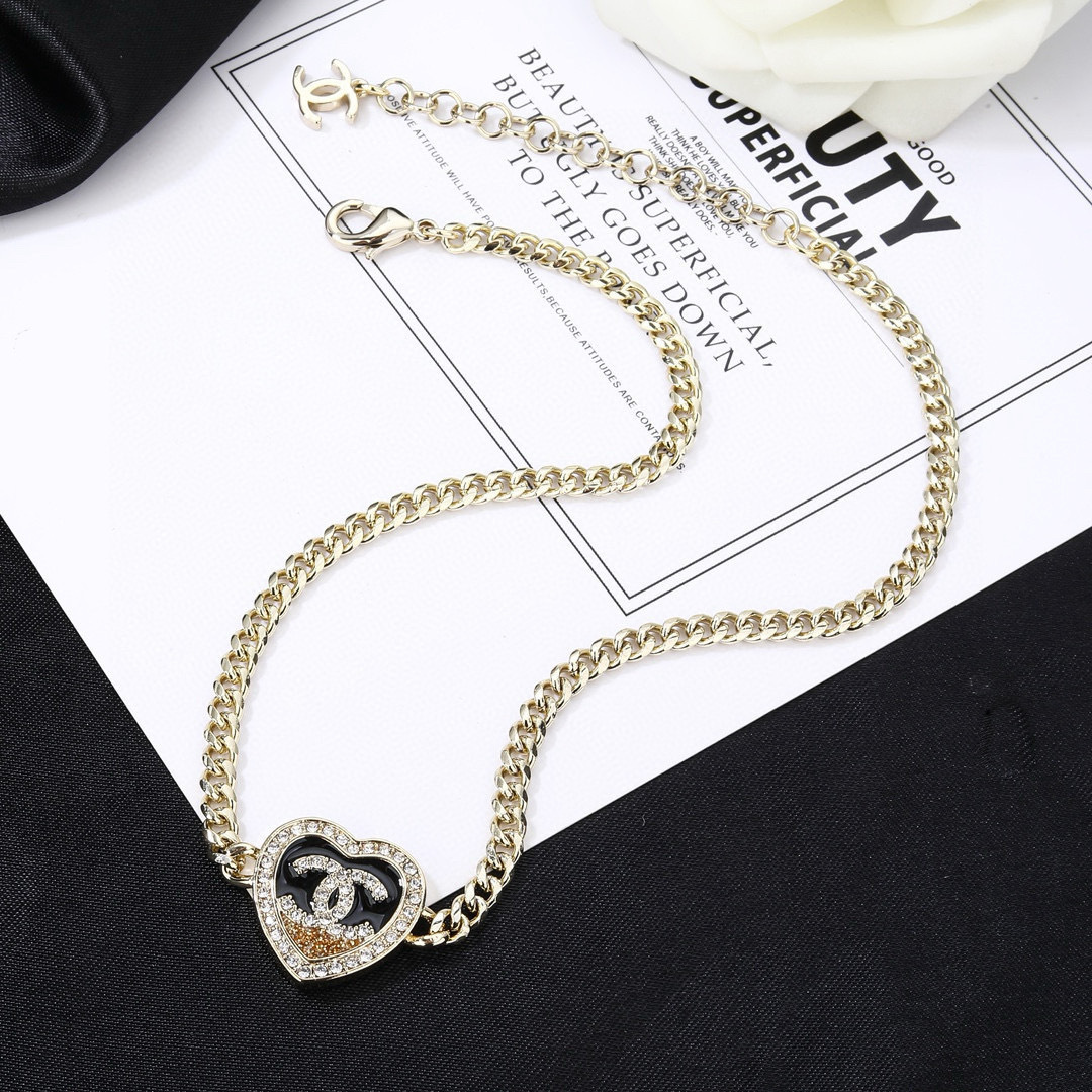 CHANEL シャネル ネックレス ハート 双C 新作  真鍮 高品質 ジュエリー