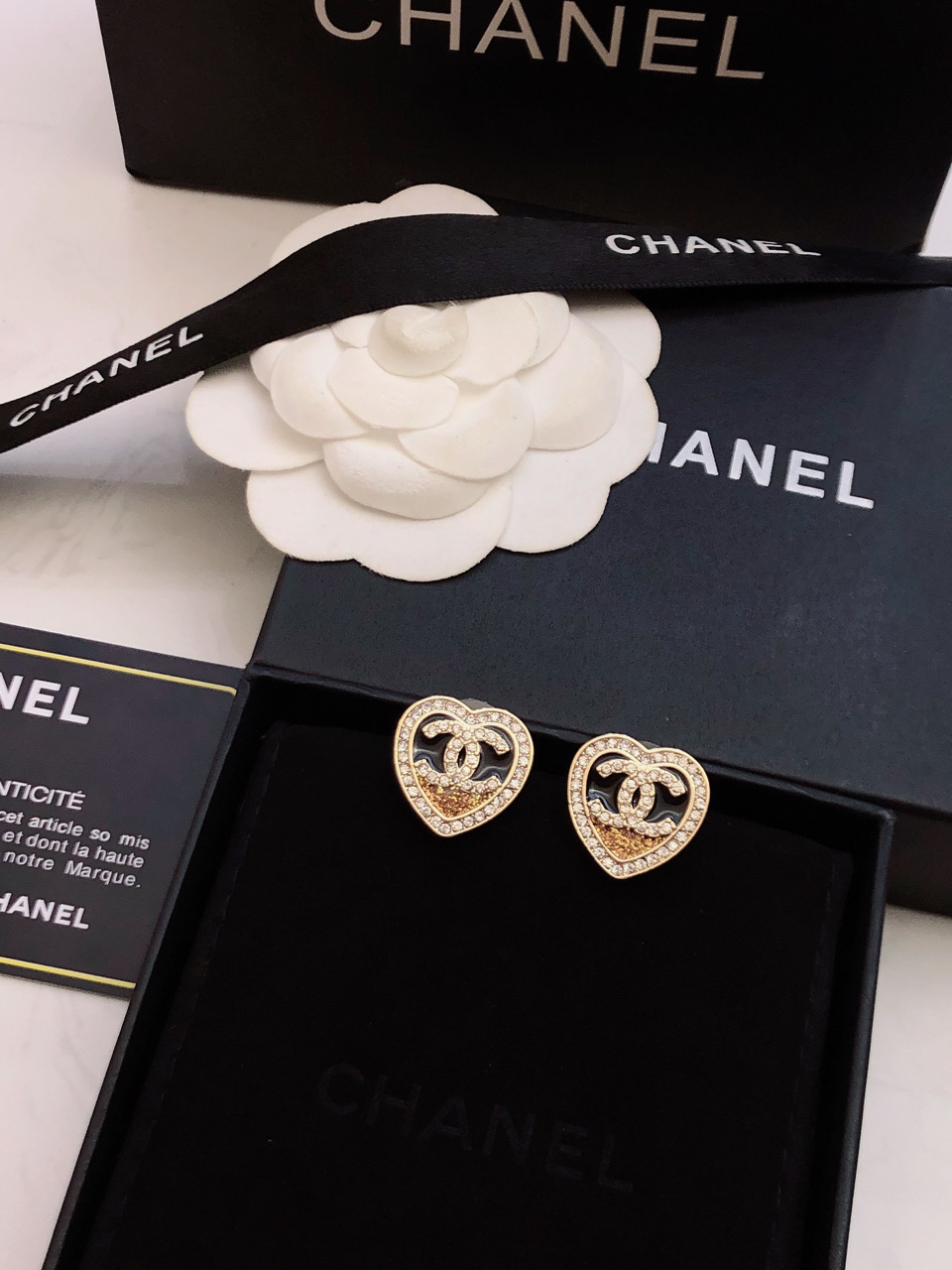 CHANEL ハート ピアス 女神必須 大人可愛い 華奢 煌めき ギフト プレゼント 完売必至