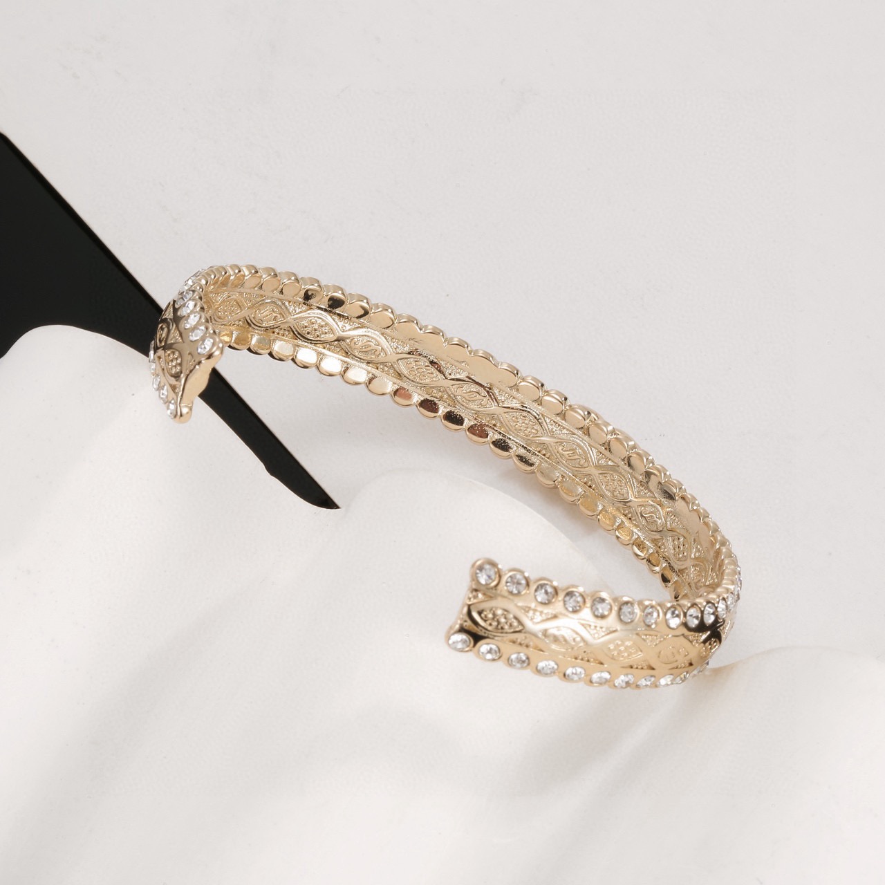 【CHANEL】シャネル ブレスレット 新作 ダブルC パール ジルコニア ヘビー級 高級感 レディース 腕飾り