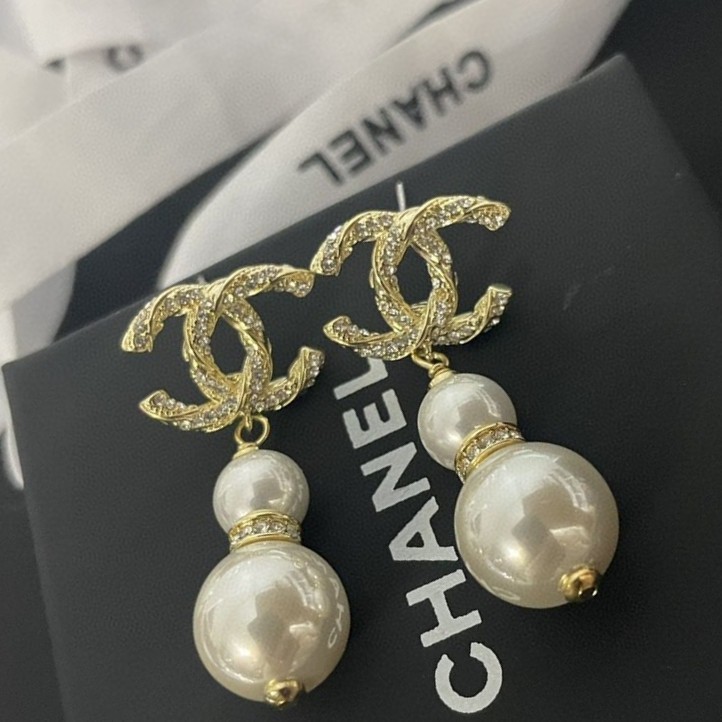 【CHANEL】シャネル ピアス 新作 瓢箪 パール クリスタル アルファベット 真鍮 純銀針 レディース