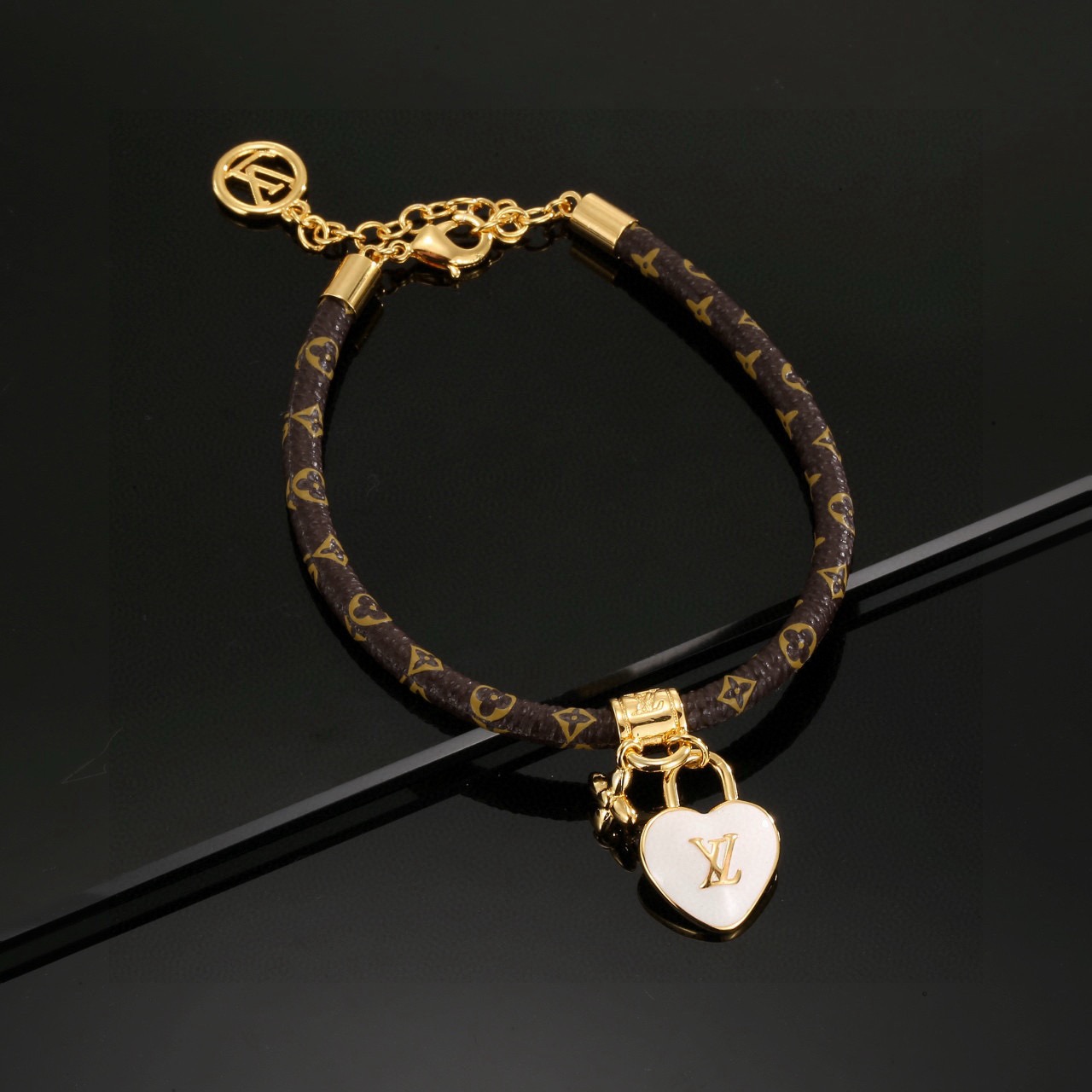 【LOUIS VUITTON】LV サークル リバーシブル ブレスレット ― 伝統と革新が織りなすアイコニックな一本