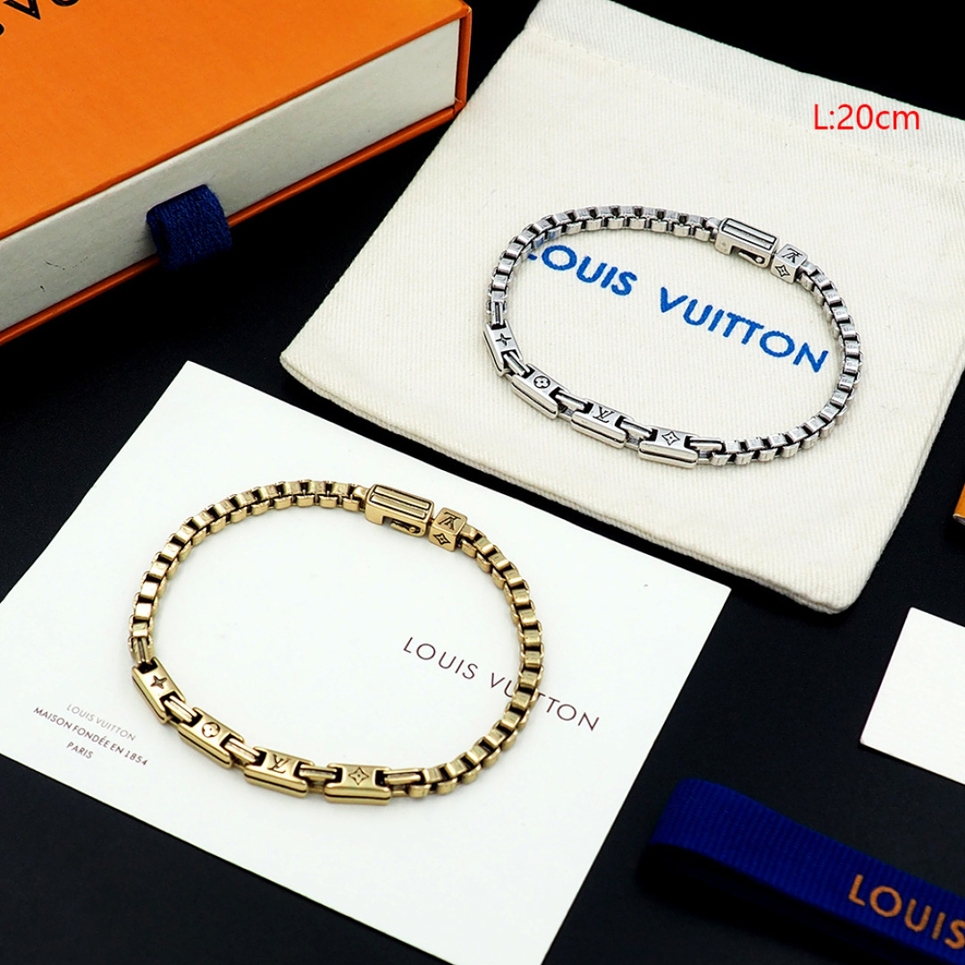 LV #ルイヴィトン #LVTellor #シルバーアクセ #ヴィンテージ #古銀 #モノグラム #ユニセックス #メンズアクセ