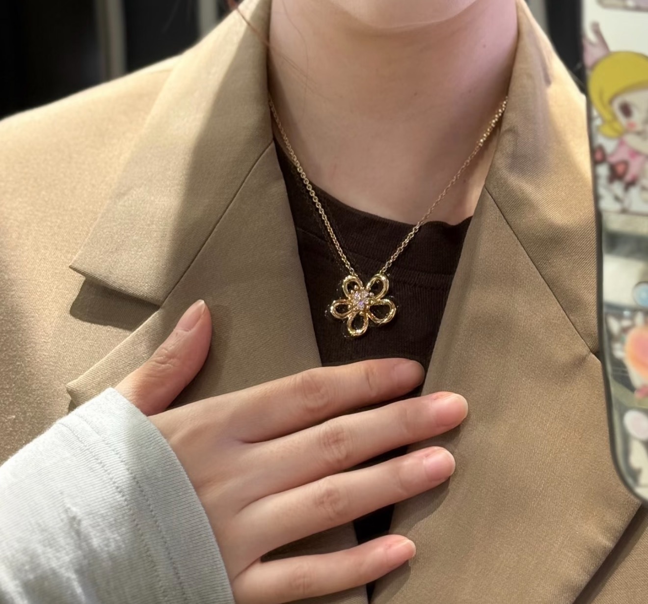 【Van Cleef & Arpels】フリヴォル コレクション 大輪の花 ペンダント｜フルダイヤモンド イミテーション