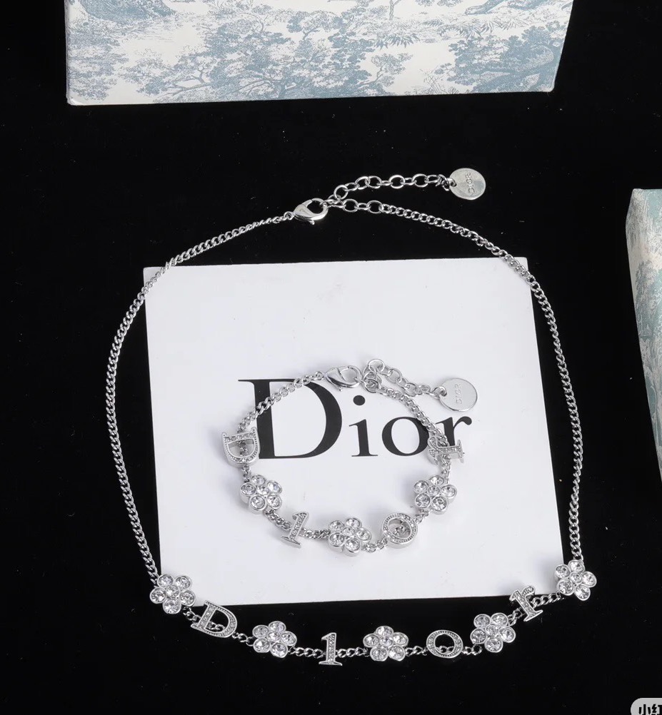 【ディオール】Dior 新作 ネックレス＆ブレスレット｜CDロゴ＆フラワー モチーフ ダイヤモンド メタル ジュエリー シンプル おしゃれ プレゼント