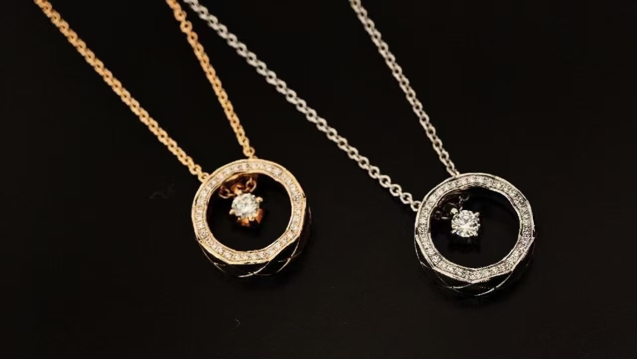【CHANEL シャネル】COCO新作 シングルダイヤモンド ネックレス｜18Kメッキ＆マトラッセが光る1:1クオリティ