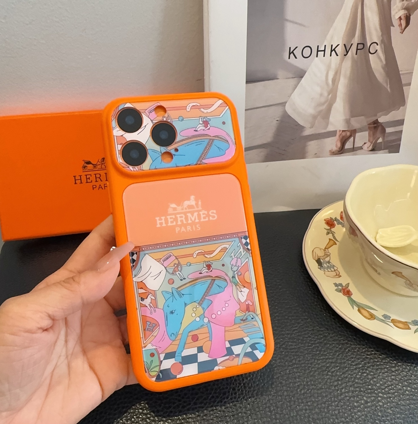 【HERMÈS エルメス】スターオレンジ シリーズ iPhoneケース｜最高級レザーと職人の技が光る注目モデル