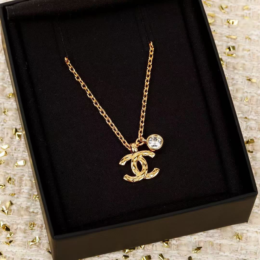 【CHANEL シャネル】最新作 ダブルC ロンデル ネックレス｜エフォートレスな洗練さが光る注目モデル