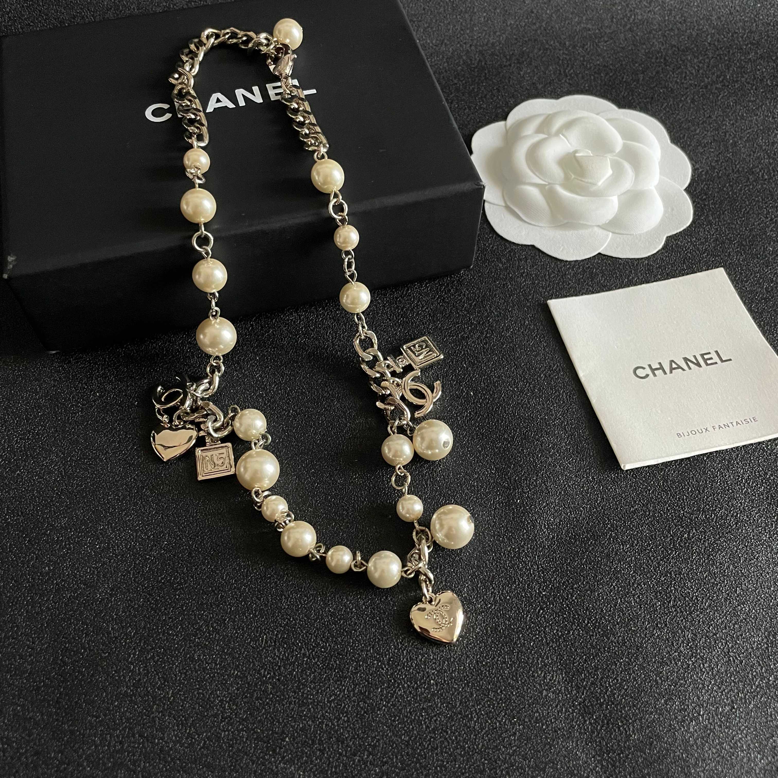 CHANEL シャネル】中古 ネックレス｜説明不要の定番モデルが放つ上品な輝き