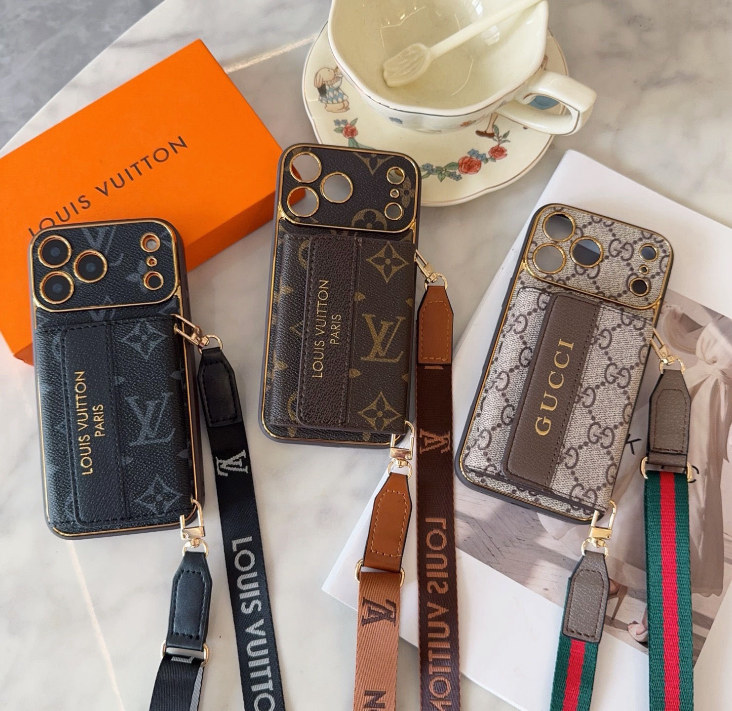 【LOUIS VUITTON LV】アコーディオン カードケース ショルダー付き iPhoneケース｜肌触り良い2in1 メッキモノグラムモデル