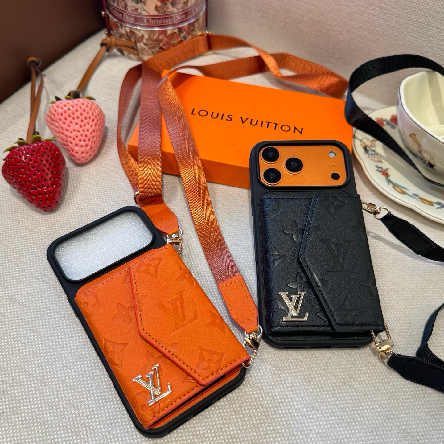 【LOUIS VUITTON LV】アコーディオン 財布付き ショルダー iPhoneケース｜キャッシュレス時代の必須アイテム