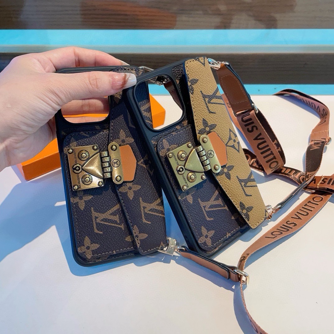 【LOUIS VUITTON LV】郵便配達員風 カードケース付き ショルダー iPhoneケース｜モノグラム 上下開閉式 全面保護モデル