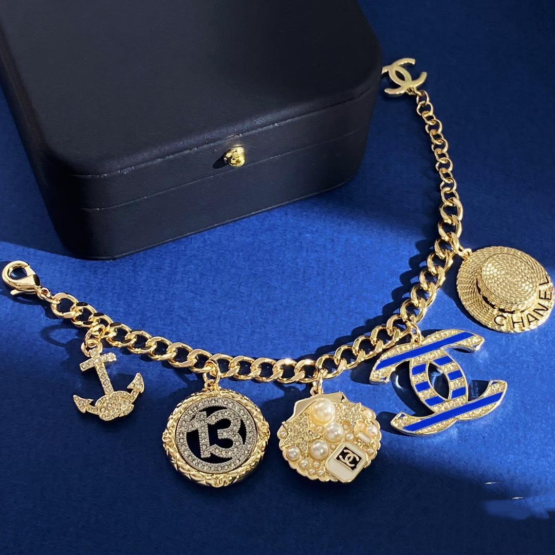 【CHANEL オマージュ】マリン ブレスレット｜貝・蟹・魚 ダブルC チャーム 重工仕様 アジャスタブル 清楚系アクセ