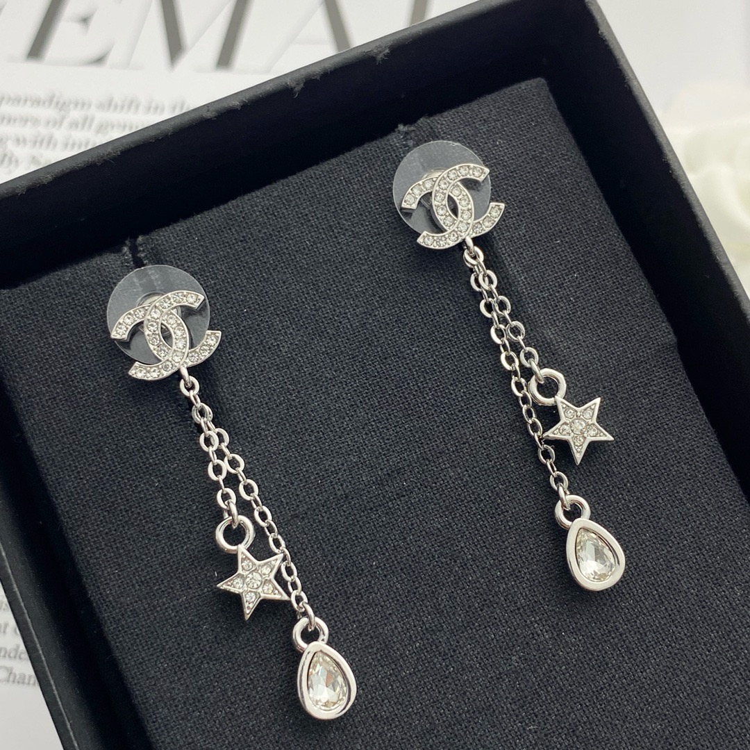 【CHANEL オマージュ】ティアドロップ＆スター スタッドピアス｜SWAROVSKI クリスタル パール 超重工 上品な煌めき
