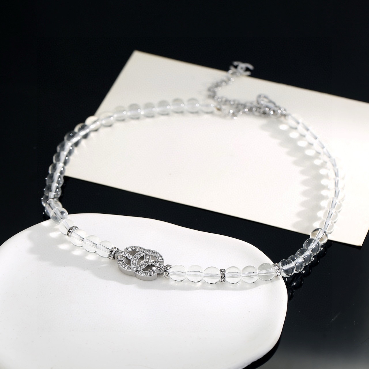 【CHANEL オマージュ】アクリル ダブルC ネックレス｜圧巻の超重工 シグネチャー デザイン 定番の品格