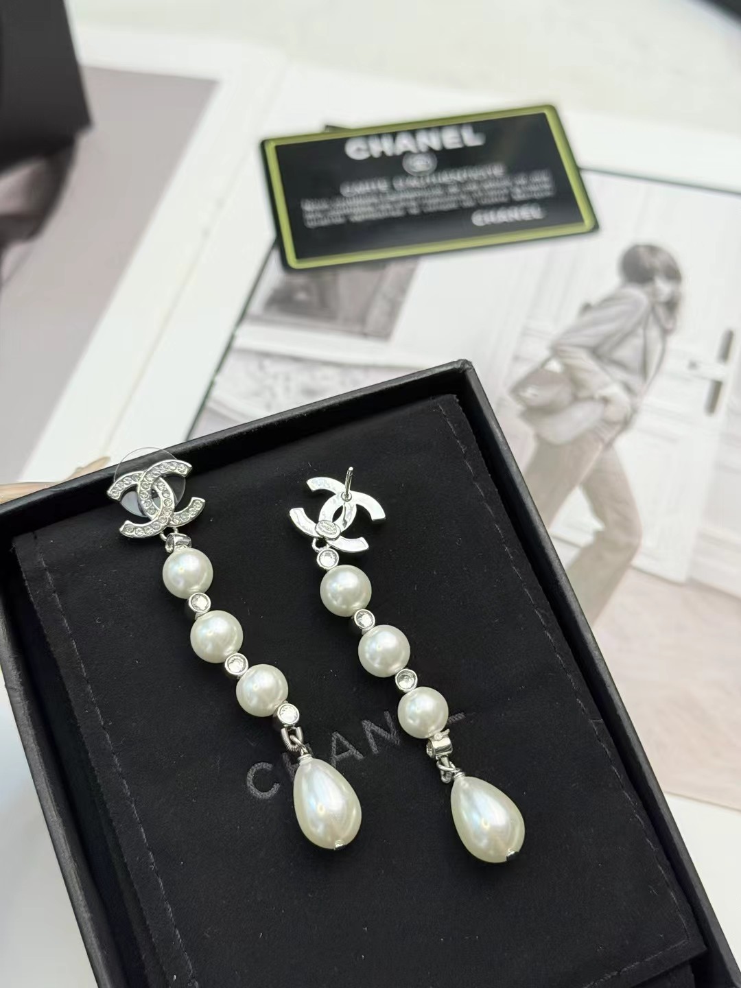 【CHANEL インスパイア】パール ドロップピアス｜ダブルC パヴェ ヴィンテージテイスト 上品な気品