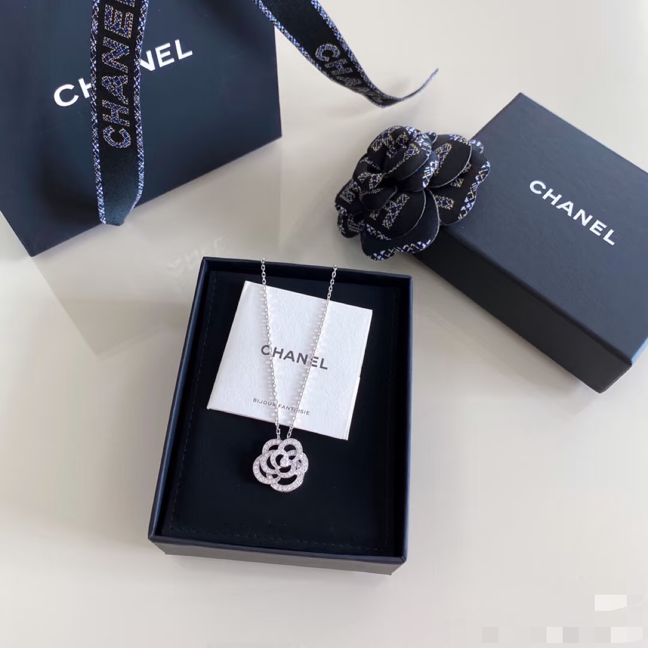 【CHANEL インスパイア】カメリア 透かし彫り ネックレス｜ゴールドメッキ 上品な輝き