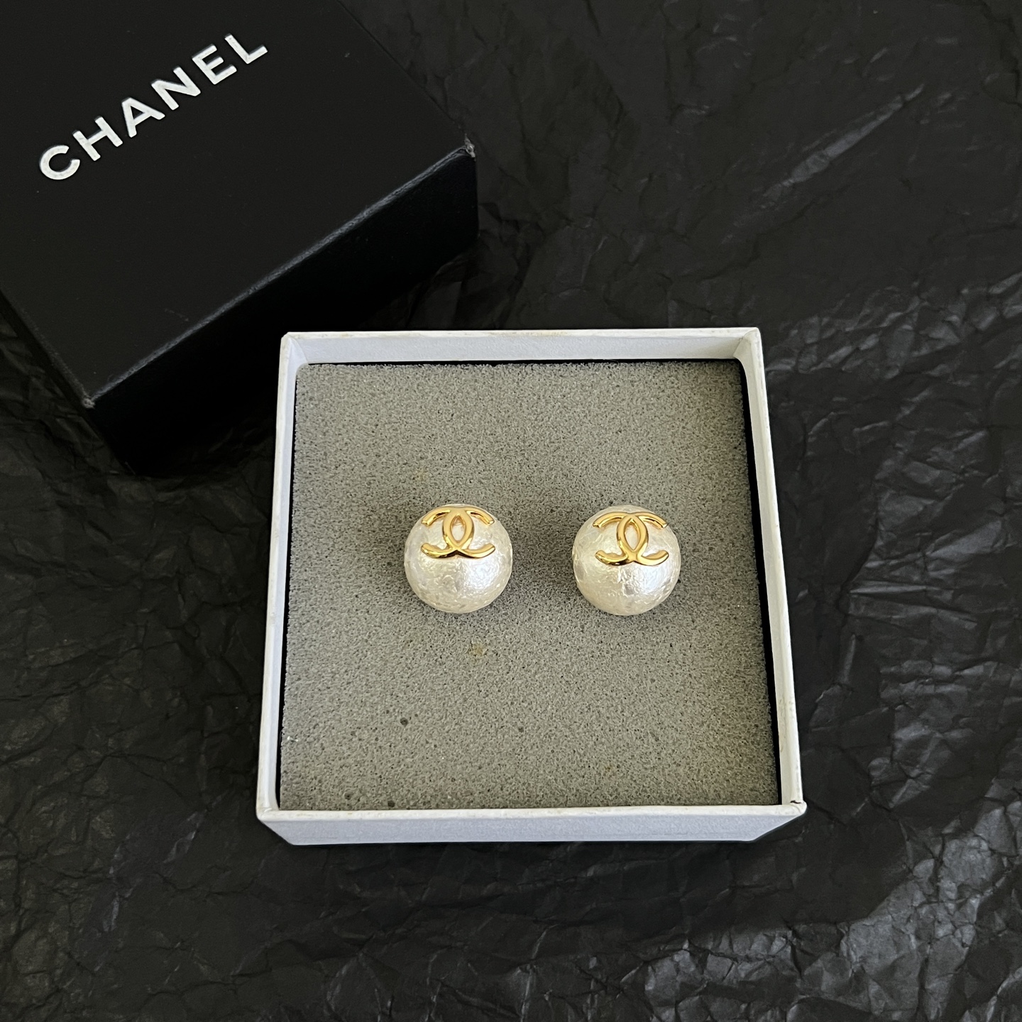 【CHANEL インスパイア】スタッドピアス｜説明不要の名作 気品あふれるシグネチャー デザイン
