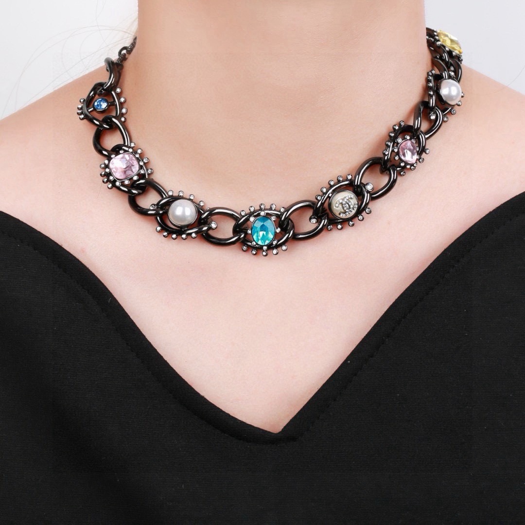 シャネル風 ネックレス - 最先端の洗練デザイン 首元を彩る至高のジュエリー デイリーからパーティーまで活躍