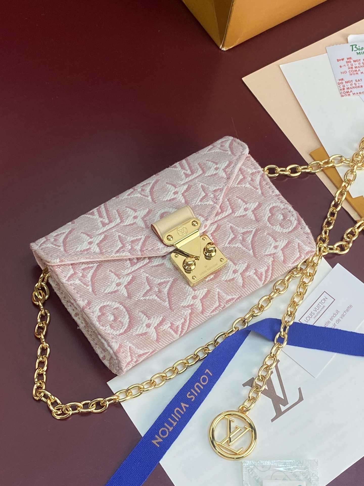 LV ポーチ メティス ベルト｜チップ搭載版✨ 艶やかなチェーン×鮮やかなモノグラムジャカードが今季トレンド！伝統とモダンを併せ持つ🤍