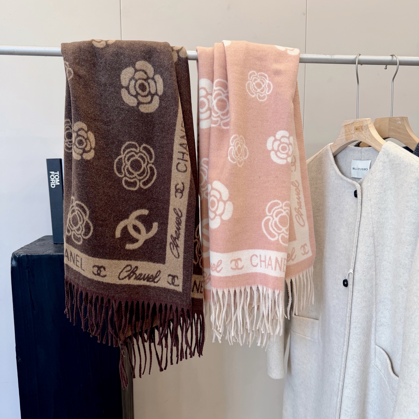 シャネル 26秋冬 旅行用ショール✨ 180×60cmの贅沢サイズ！どこから見ても完璧な一枚💎