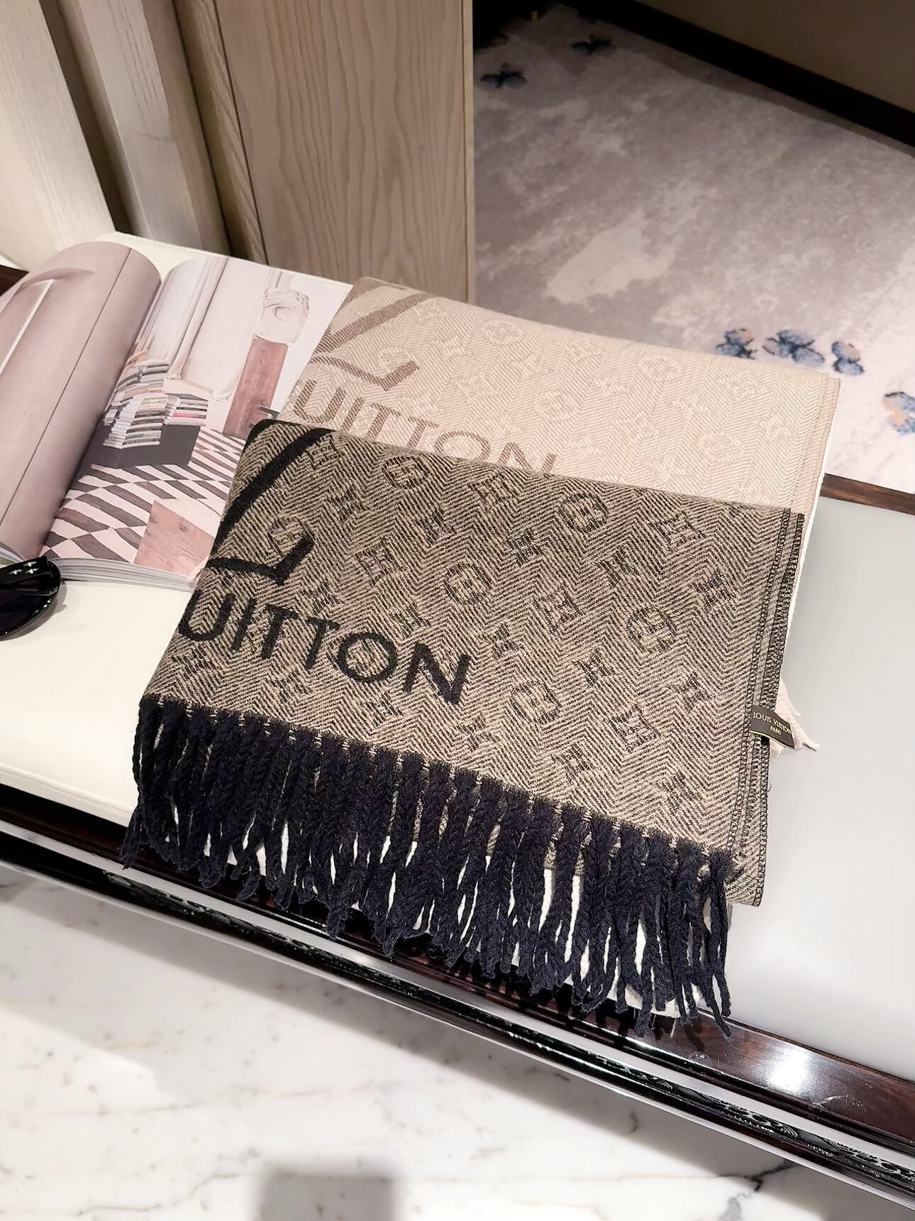 ルイ・ヴィトン (LV) カシミア ストール ✨ 2026年最新作 大胆なカラーパンチでクラシックとトレンドが完璧にコラボ