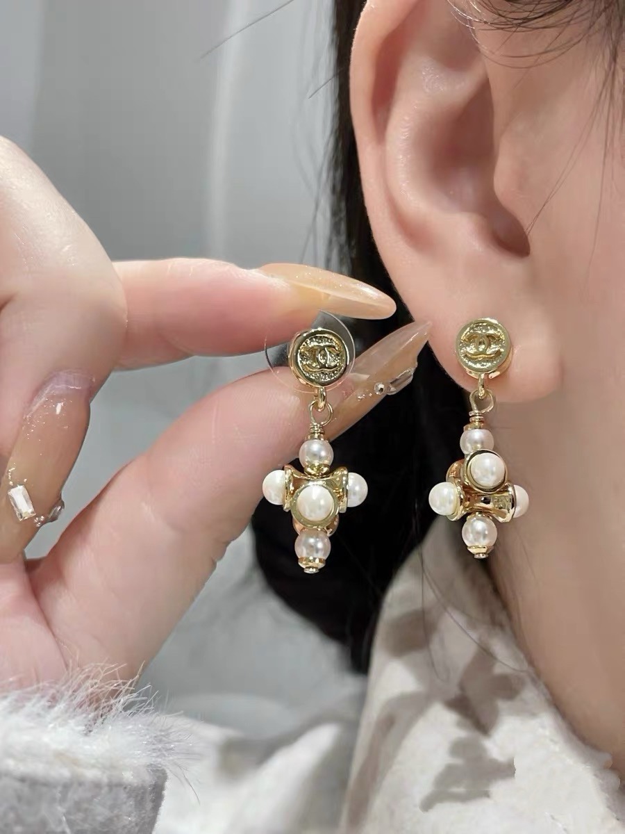 【CHANEL】パール ドロップイヤリング ゴールド ダブルC ミックスビーズ クラシック ヴィンテージ レディース