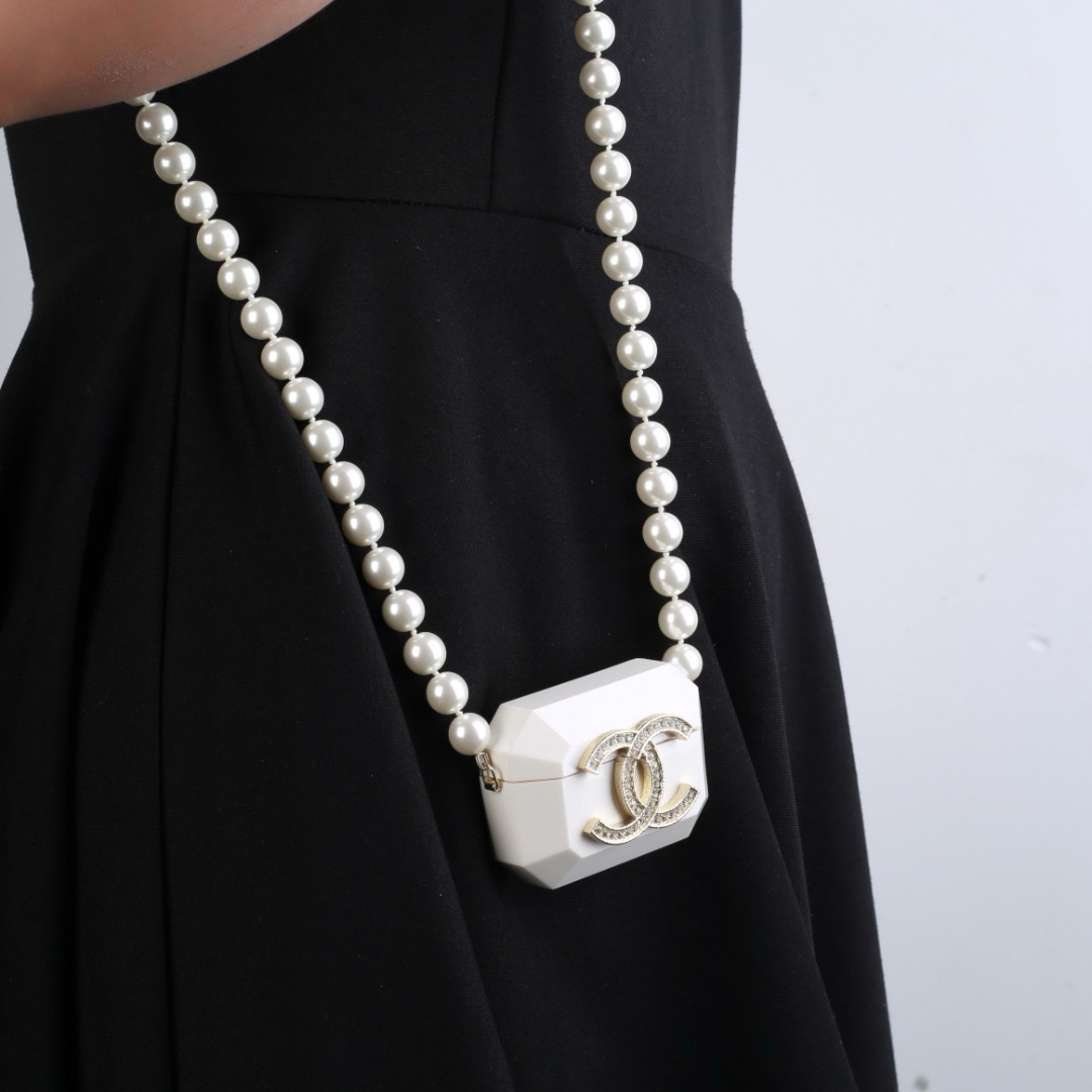【CHANEL】新作 パール イヤホンケース ネックレス ニットチェーン レディライク 新品 レディース