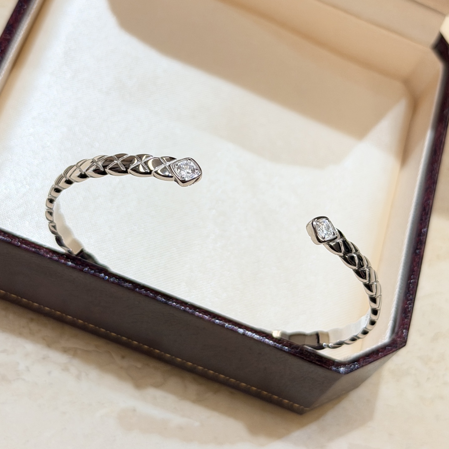 【CHANEL風】ココマーク ブレスレット 菱格 点钻 925純銀 開口 細腕 最新作 レディース